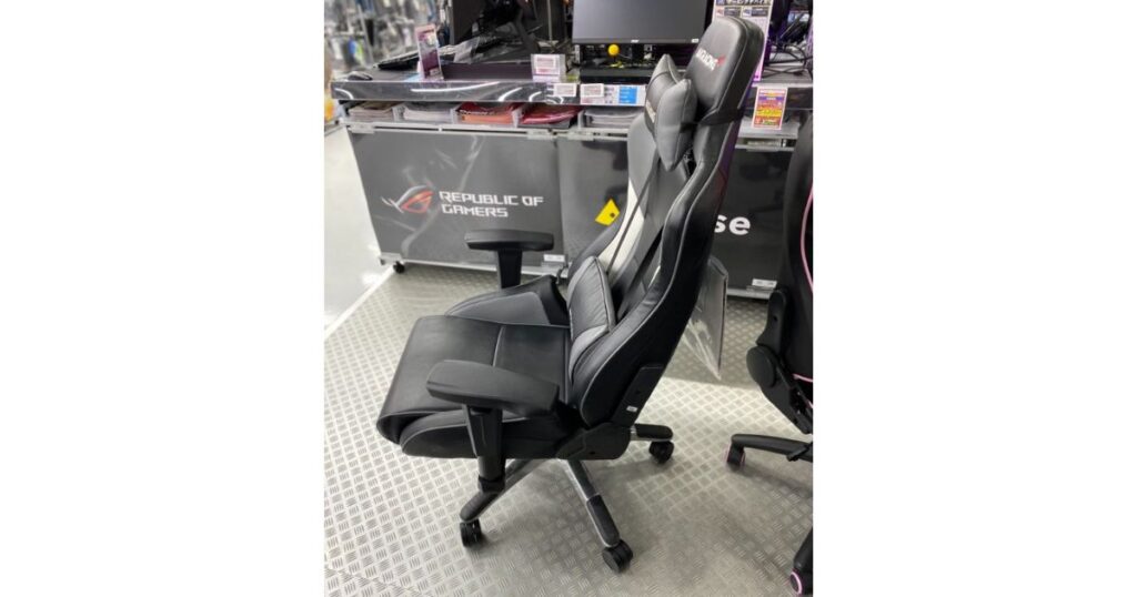 真横から見たAKRacing Pro-X V2（引き）
